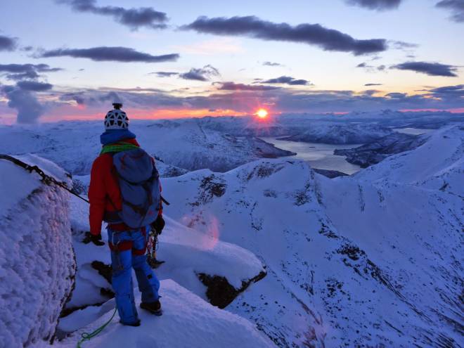 UTSIKT: Solnedgang mot vest fra toppen av Stetind. Foto: Kristian Vindvik UTSIKT: Solnedgang mot vest fra toppen av Stetind. Foto: Kristian Vindvik