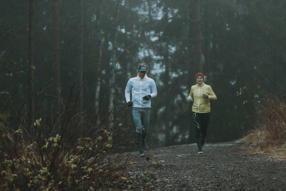 ALL SLAGS VÆR: Løping kan gjøres året rundt. En god jakke er lurt. Foto: Kristoffer H. Kippernes Løping i skogen