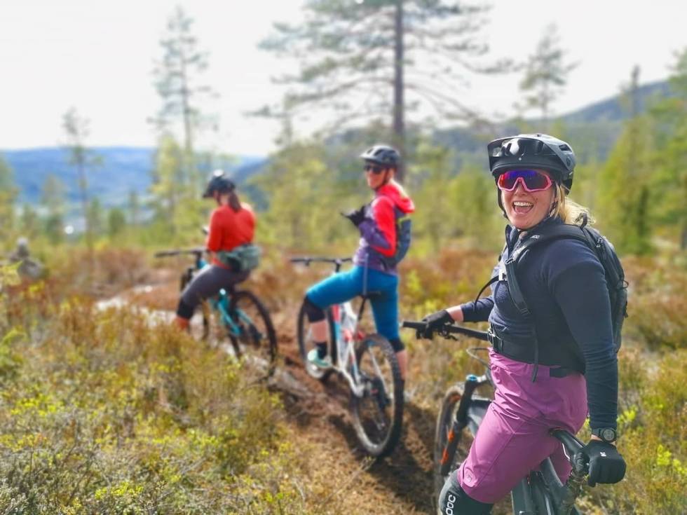 SMILES FOR MILES: Disse syklistene fant gull i Drammen, selv om de droppet heisen. Foto: Stine Ernst Grønås stisykling i drammen