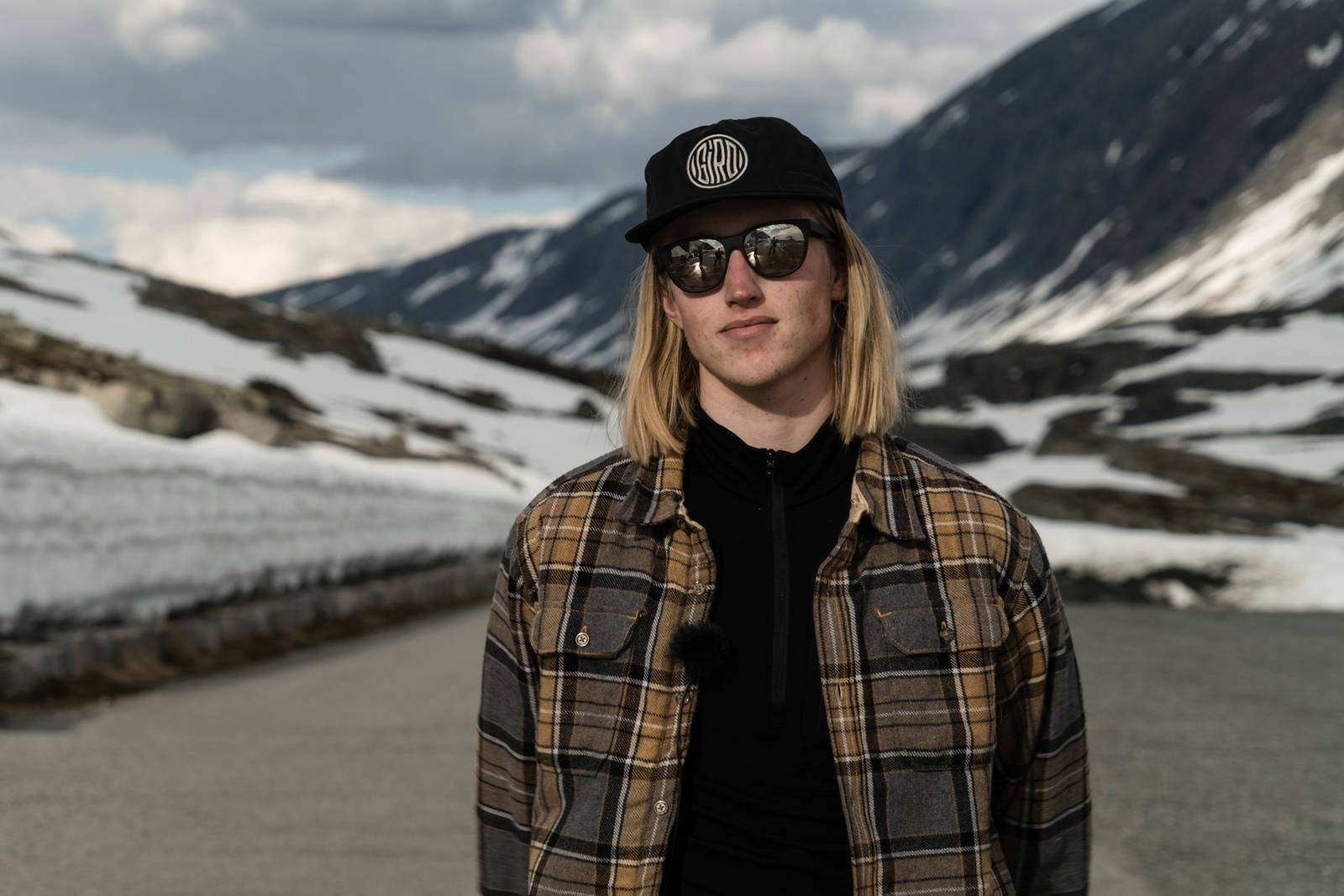FØRSTEMANN: Stinius Skjøtskift er førstemann ut i skidokumentar-serien Frikjører. Bilde: Christian Nerdrum Stinius Skjøtskift