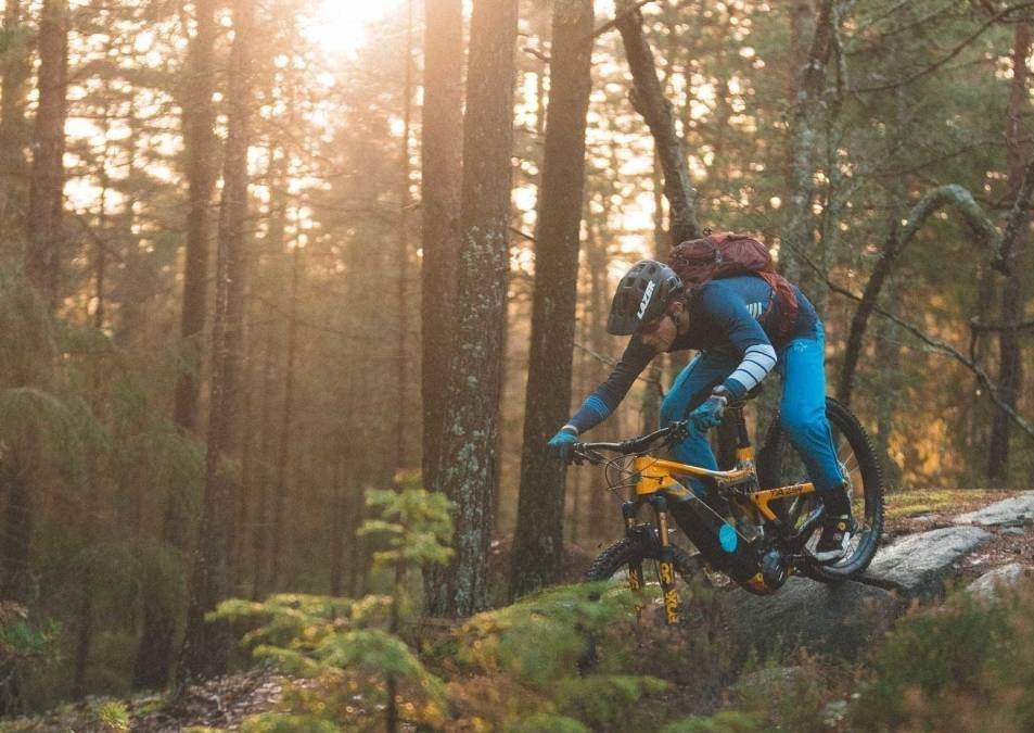 LOV: Du kan stort sett bruke en elsykkel de samme stedene du kan sykle på en vanlig stisykkel. Foto: Kristoffer Kippernes stisykling elsykkel