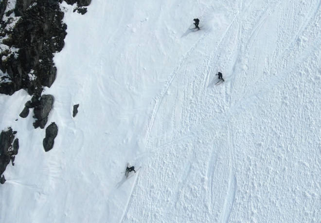SOMMERSKI: Det er myk snø og fine utsikter mot en bra sommersesong på Stryn. Foto: Stian Holt Stryn sommerski