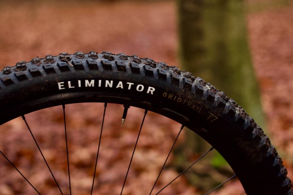 BAKDEKK: Eliminator Grid Trail med T7-gummi Stumpjumper EVO 2021