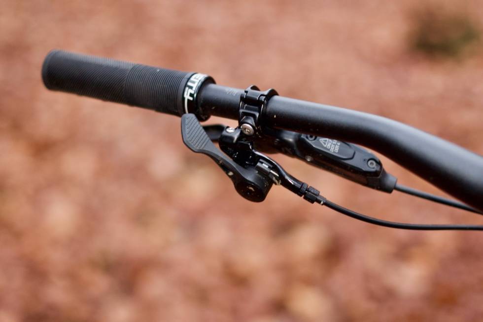 ENKEL BRYTER: Specialized sin egen senkepinne-spak er enkel, men god ergonomisk. Den er lett og tar liten plass. Stumpjumper EVO 2021