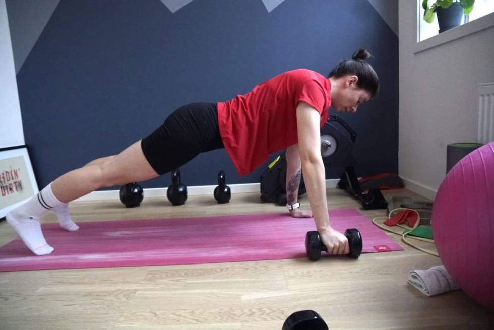 ENKLE ØVELSER: Joline Johansson har delt noen av sine favorittøvelser for styrketrening til syklister. Foto: Privat. styrketrening sykkel joline johansson