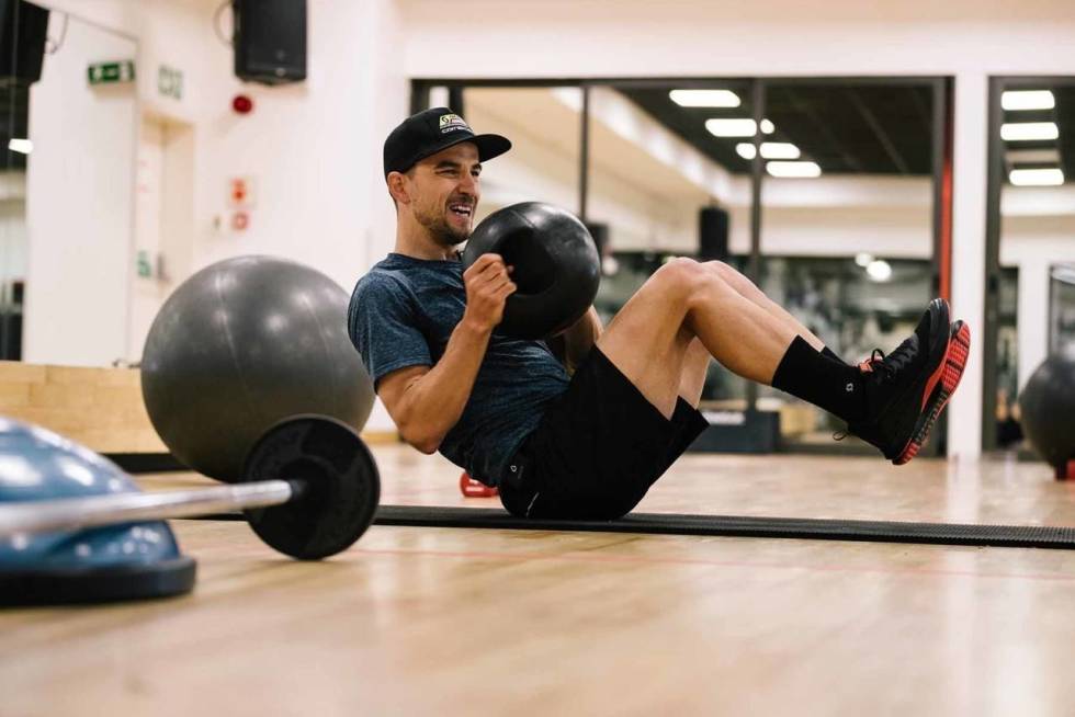 TREN SOM EN VERDENSMESTER: Nino Schurter har ingen problemer med å dele tips fra styrketreningsøktene sine. Foto: Scott. styrketrening nino schurter