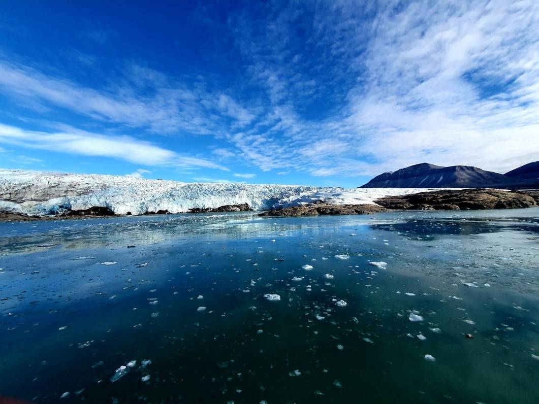 NORDENSKIÖLD-BREEN: Isbreen er oppkalt etter geologen Adolf Nordenskiöld og befinner seg på Spitsbergen på Svalbard mellom Dickson Land og Bünsow Land. Isbreen går ut i Adolfbukta, innerst i Billefjorden. Den er 25 km lang og 11 km bred. Foto: Leif Riis Nordenskiøldbreen Foto Leif Riis