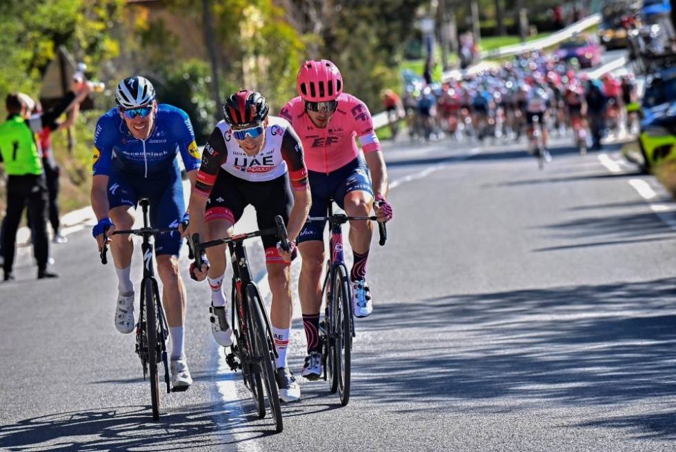 PÅ OFFENSIVEN: Sven Erik Bystrøm i brudd på den siste etappen av Paris-Nice. Foto: Cor Vos sven erik bystrøm uae team emirates paris-nice