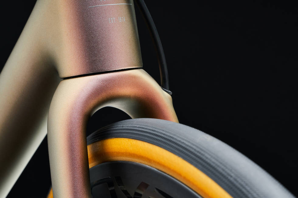 PLASS TIL 32 MM: Aethos kommer levert med 26 mm dekk, men du kan bruke den med 32 mm. Specialized Aethos