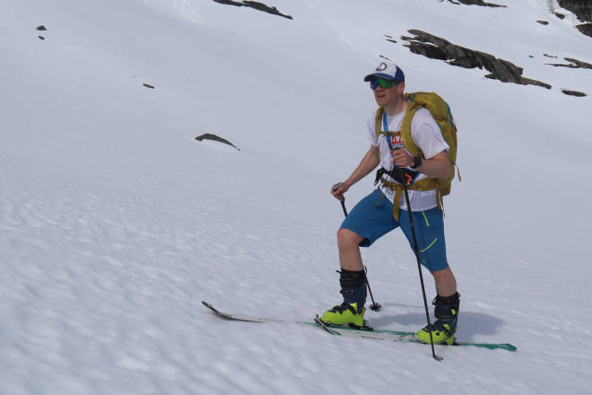 OPPTUR: Vi opplevde ikke dugging på glassene som noe stort problem med Sweet-brillene. Her fra sommerlig skitur på Kongskrona på Nordmøre. Foto: Siv-Elin Skogen test solbriller topptur