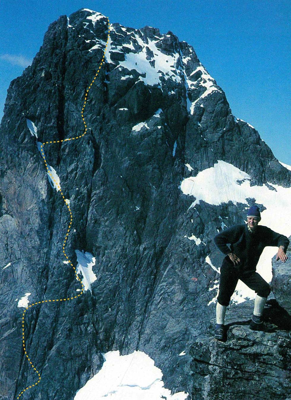Posering: Sydveggen på Storen. Foto hentet fra Jotunheimens Stortopper. Sydveggen-1