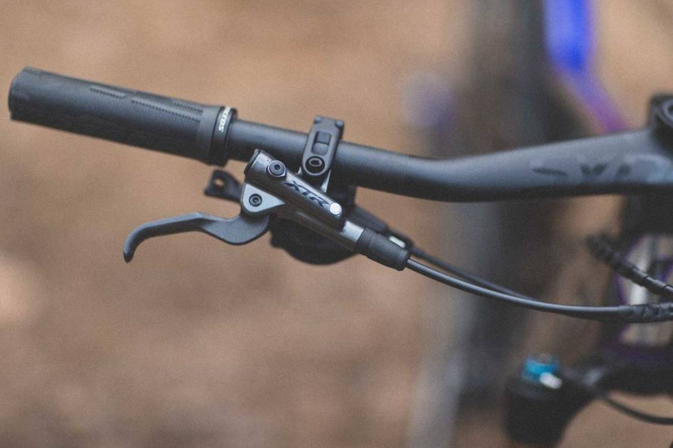 STOPP: XTR-bremsene har et rent utseende på styret. sykkel-erik-hægstad-scott-0022