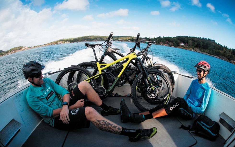 DEL TUREN: Sykkelturen kan bli enda kulere om du deler opplevelsen med en venn. Foto: Kristoffer H. Kippernes sykkelkompis