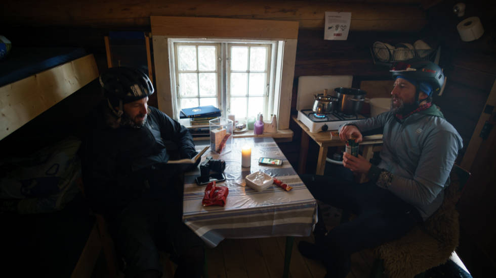 MER KAFFE: På en nesten hemmelig koie i Nordmarka. sykkel nordmarka vinter