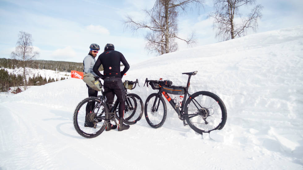 SMURT SEG BORT: Gjester fra England og Spania ved Sandungen. sykkel nordmarka vinter