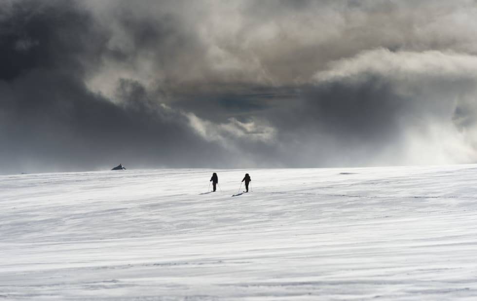 LANG SKITUR: Tafjordfjella byr på variert natur med bratte vestlandsfjell i vest, slakere fjell i øst og rent viddepreg i sørøst. Foto: Hans Kristian Krogh-Hanssen Tafjordfjella med fjellski Hans Kristian Krogh-Hanssen