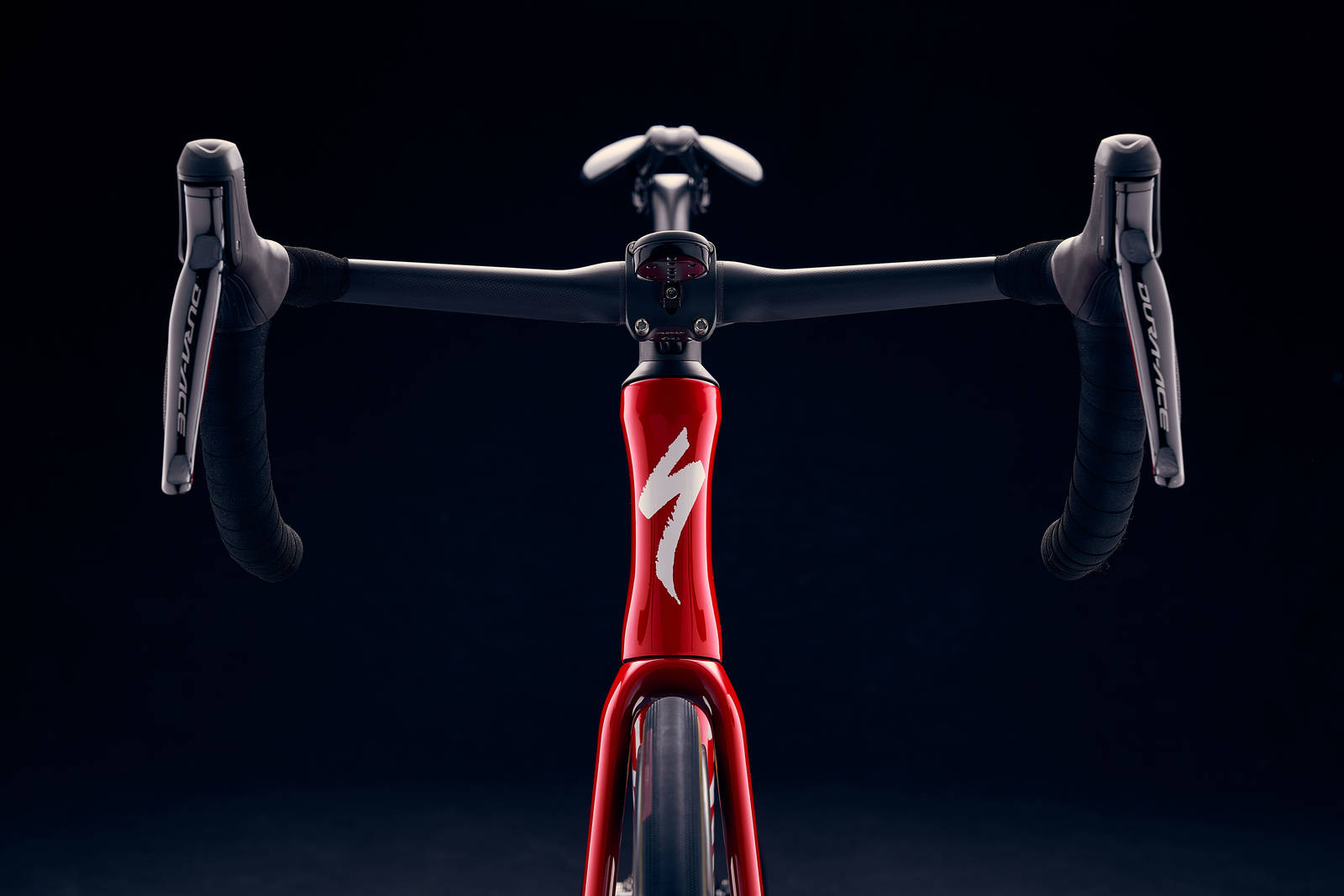 GOD PLASS: Både foran og bak er det plass til 32 mm brede dekk. Tarmac SL7 kommer levert med 26 mm dekk. Tarmac SL7 front