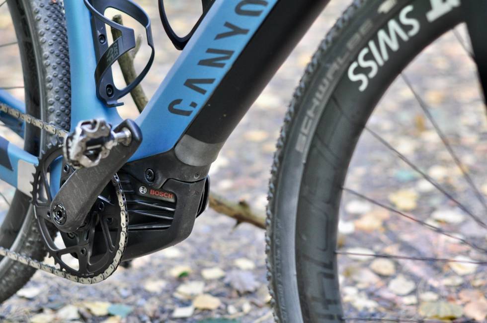 FINT INTEGRERT: Både motor og batteri er integrert på ganske så elegant vis i karbon-rammen. Test-av-Canyon-Grail-3