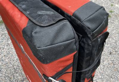 Solid: Gode forsterkninger på hjørnene, der det er mest slitasje. test av crashpads cassin domino
