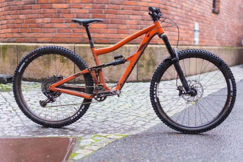 GROVE 29ERE: I årets sesong kom de aller fleste produsentene med grove 29ere til enduroritt og herjing, slik som Ibis Ripmo AF her. Foto: Kristoffer H. Kippernes Ibis Ripmo AF