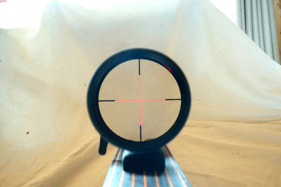 Opplyst: March-siktet leveres med og uten lys, og med ulike retikler. Test-av-March-1-10x24-hunting-riflesikte-2