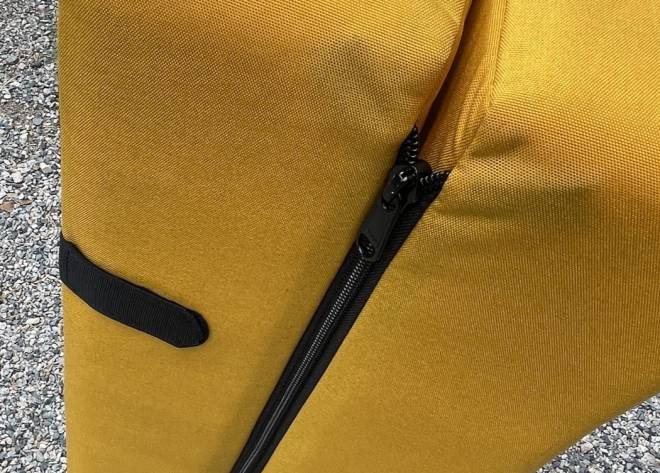 Hengslet: Glidelås som «hengsel». Vi har ikke sett at det har røket på noen pader. Men tåler den så tøff behandling som høye fall medfører? test av ocun paddy dominator crashpad