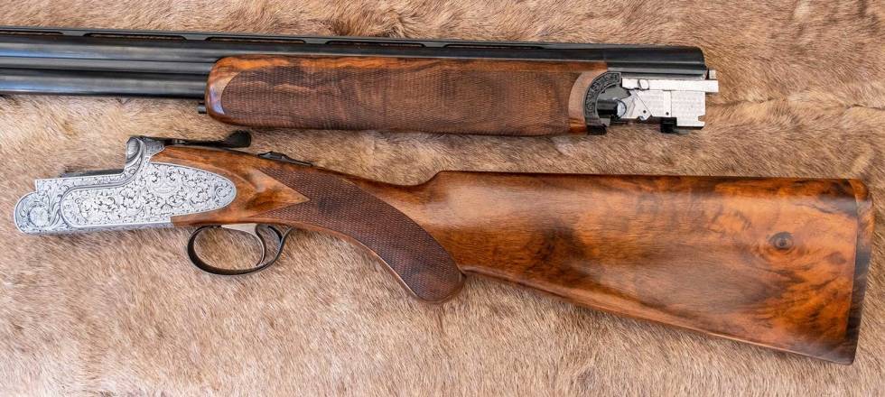 Seniorarbeid: Skjeftet er laget av førsteklasses tyrkisk valnøtt, håndplukket av Rizzini Sr. Test-av-Rizzini-Artemis-8