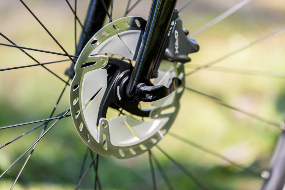 HURTIGKOBLING: Alle andre grussykler på markedet har nå gjennomgående akslinger. Scott Speedster 10 har fortsatt gammeldagse hurtigkoblinger. Test-av-Scott-Speedster-Disc-3