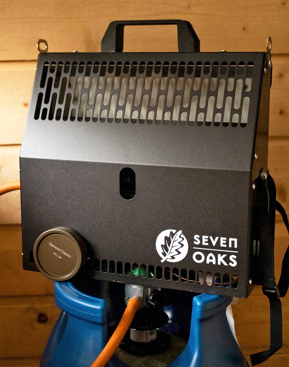 Liten og varm venn: Det er ikke størrelsen som teller. Ovnen er ikke stor, men leverer mer enn nok varme. Test-av-Seven-oaks-varmeovn-3