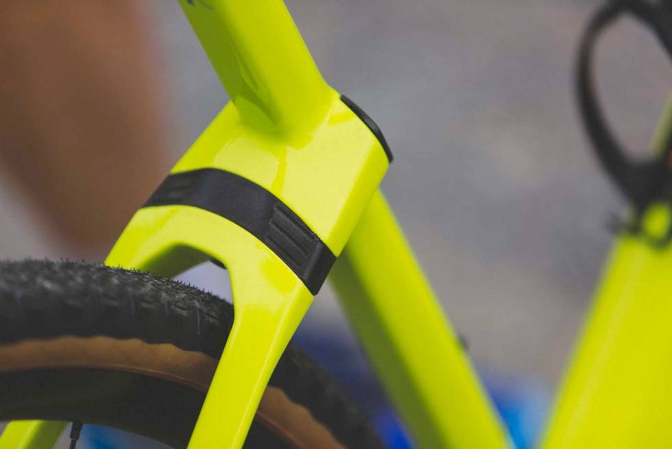 MIKRO-DEMPING: Gummidemperne på setestaget gjør BMC Urs komfortabel bak. Foto: Kristoffer H. Kippernes BMC URS 01 Three