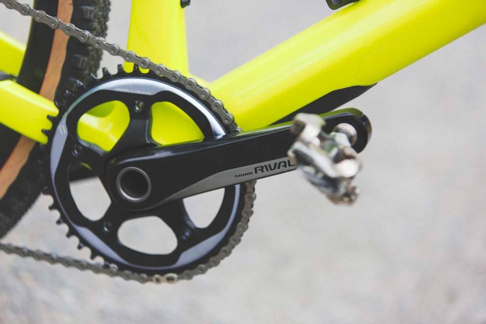 I OVERKANT: Testsykkelen kom med 42-tenners krankdrev. Originalt kommer URS med 38. Det siste er klart å foretrekke på grusen. Foto: Kristoffer H. Kippernes BMC URS 01 Three