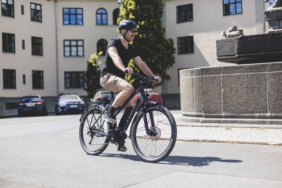 GATESYKKEL: Trek Allant+ 5 fikk seg flere turer i Oslos gater under testen. Foto: Øyvind Aas. test elsykkel 2021 trek allant +