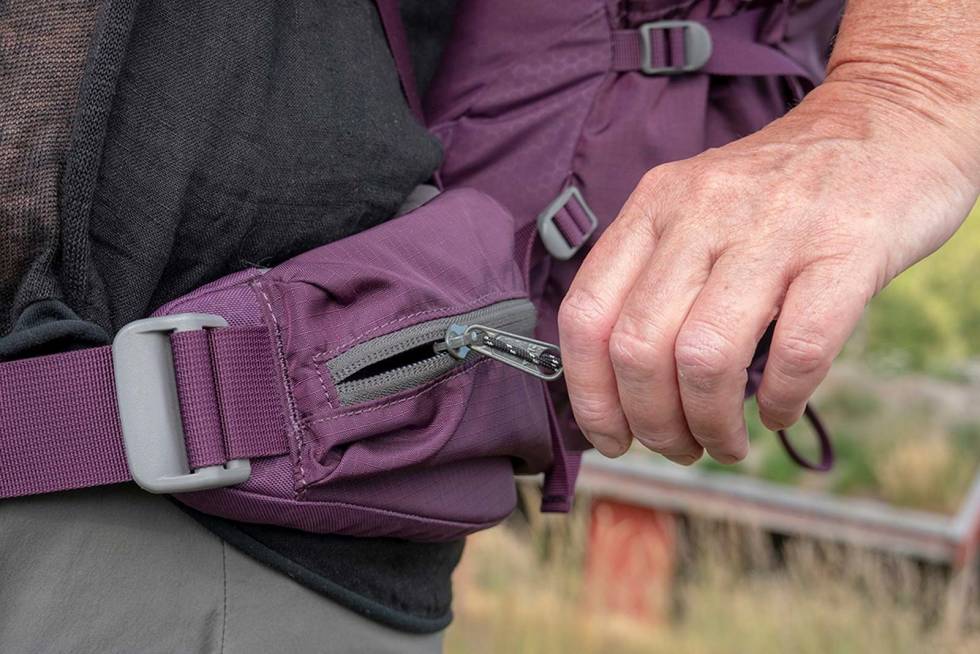 Hendig: Det er veldig praktisk med lommer på hoftebeltet, der du kan ha kamera eller mobil liggende. Test-Exped-Explore-sekk-2