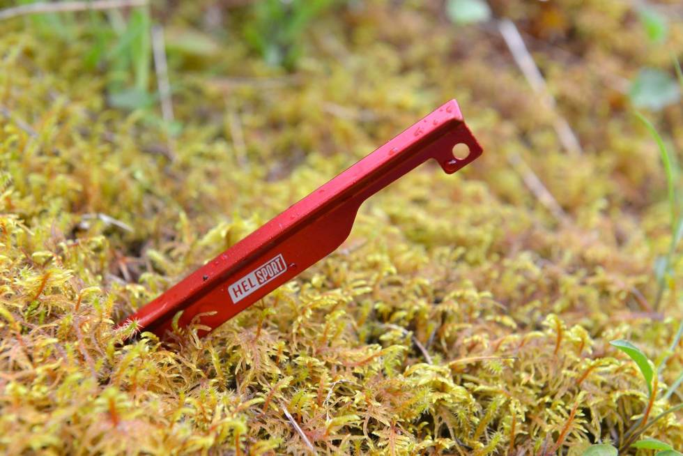 SKARP PLUGG: Det er ikke behagelig å trykke denne ned i litt hard bakke. Test-Helsport-Lofoten-Superlight-2
