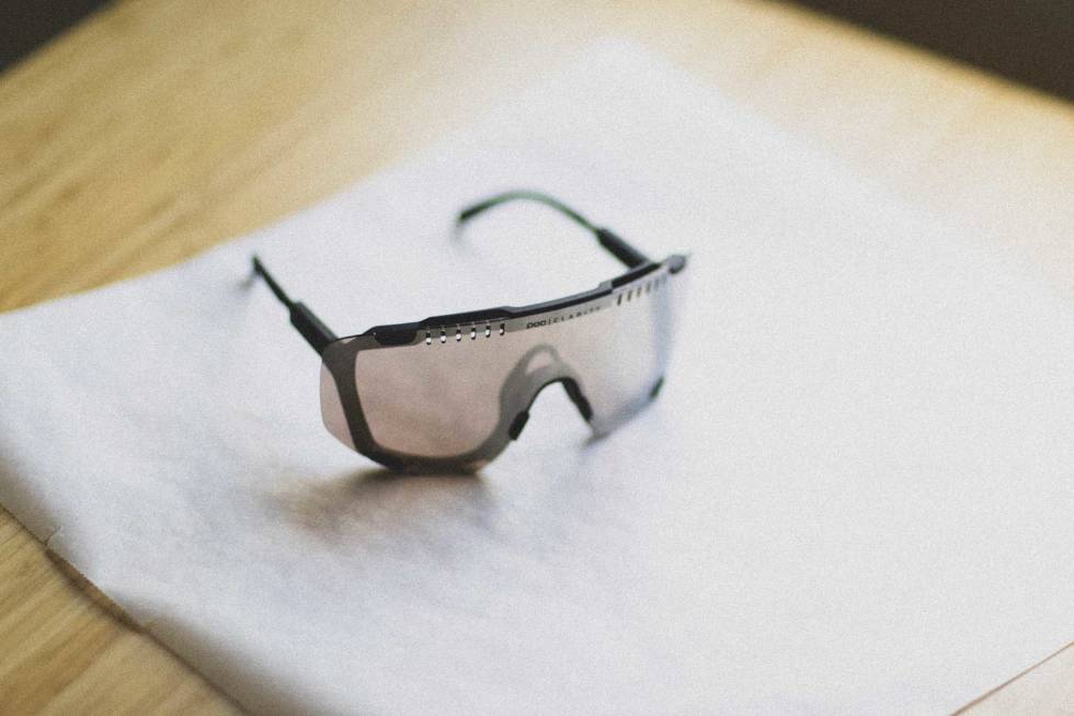 VENTILASJON: I toppen av glasset ligger ventileringen. Vi opplevde lite problemer med dugg og svette på glassene under testen. test poc devour sykkelbrille
