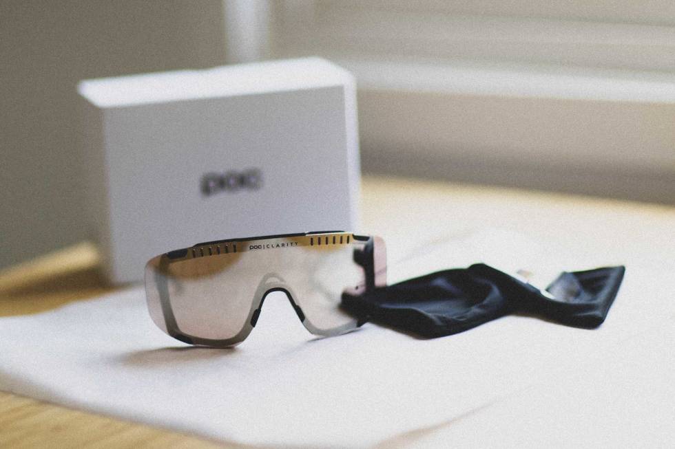 EKSKLUSIVE: POV Devour-brillene kommer i en boks som er like fjong som brillene selv. Foto: Kristoffer H. Kippernes test poc devour sykkelbriller