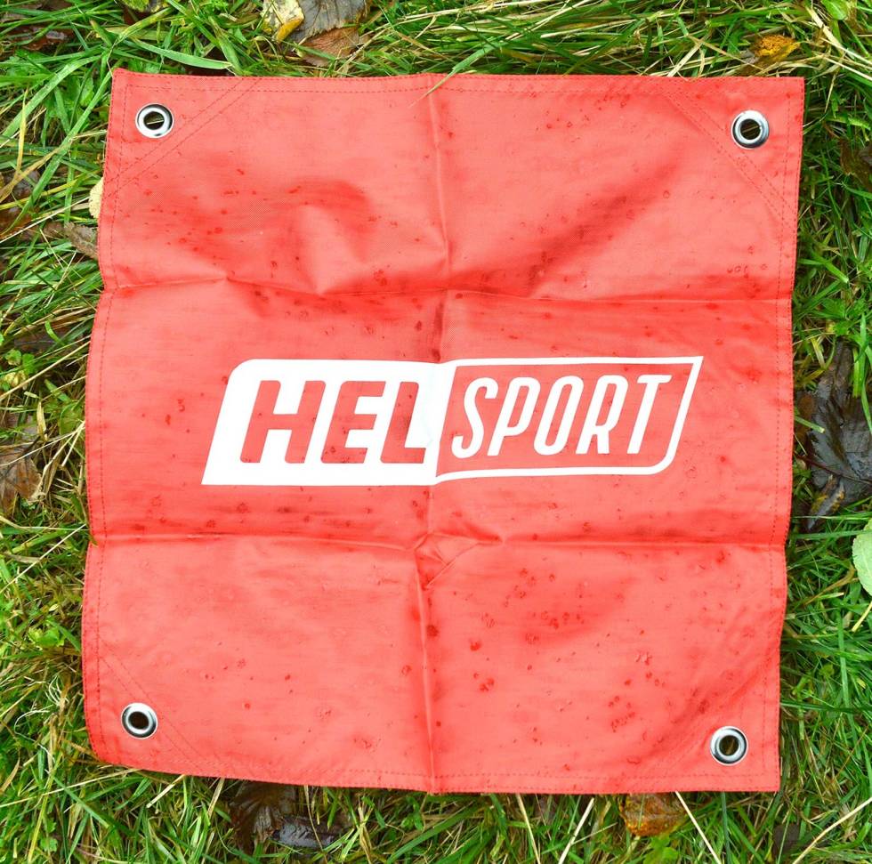 RESCUE-FLAGG: Helsport og Jerven får pluss i margen for medfølgende signalflagg. Test-posteringsposer-3