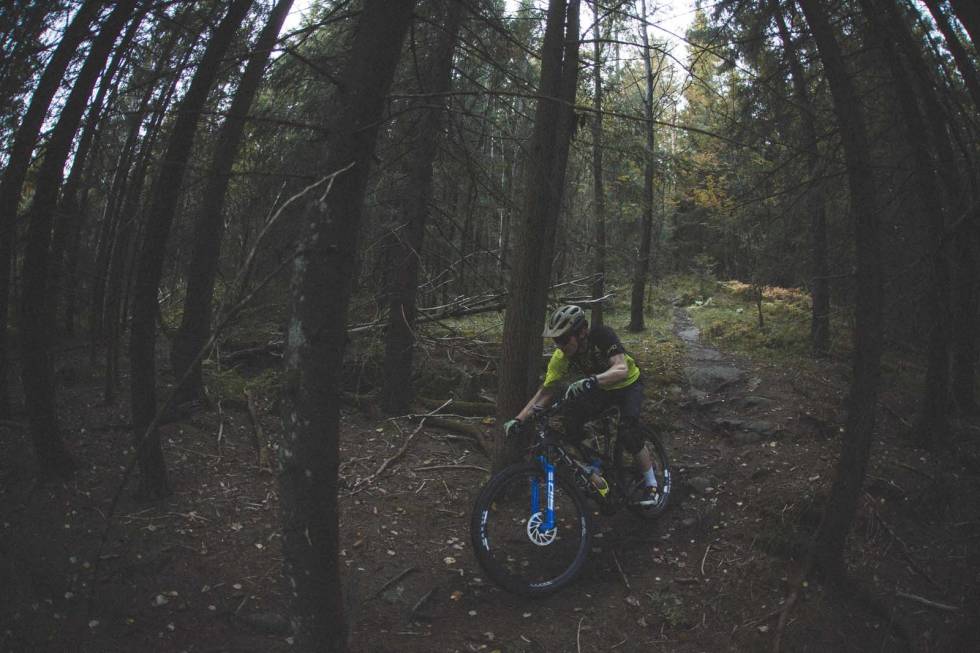 SPRÅKKYNDIG: Du kan gestikulere med hele kroppen som en full italiener uten at sykkelen kommer i veien. Foto: Kristoffer H. Kippernes Revel Ranger testing