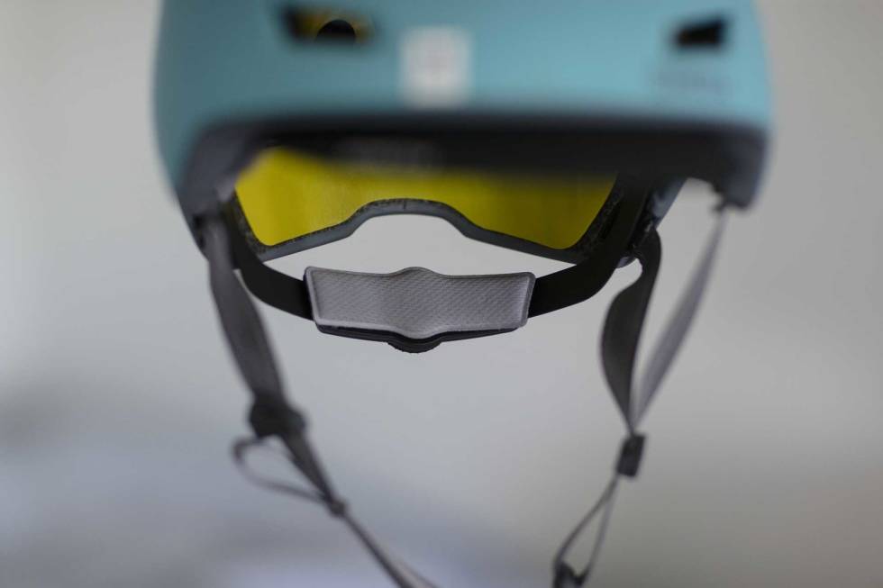 KOMFORTABEL: Smith Express MIPS oppleves skikkelig komfortabel på hodet, takket vært myke puter både i skallet og nakkestrammeren. test smith express mips
