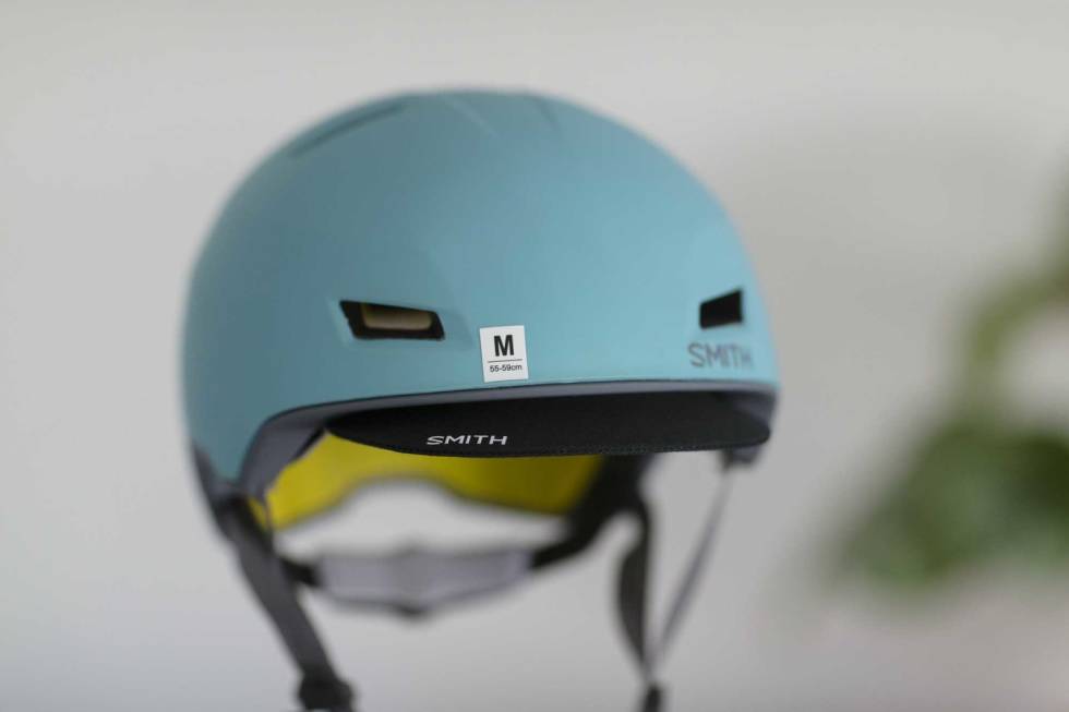 FIN SKYGGE: Den lille skyggen i front synes vi både er tøff og funksjonell. test smith express mips sykkelhjelm