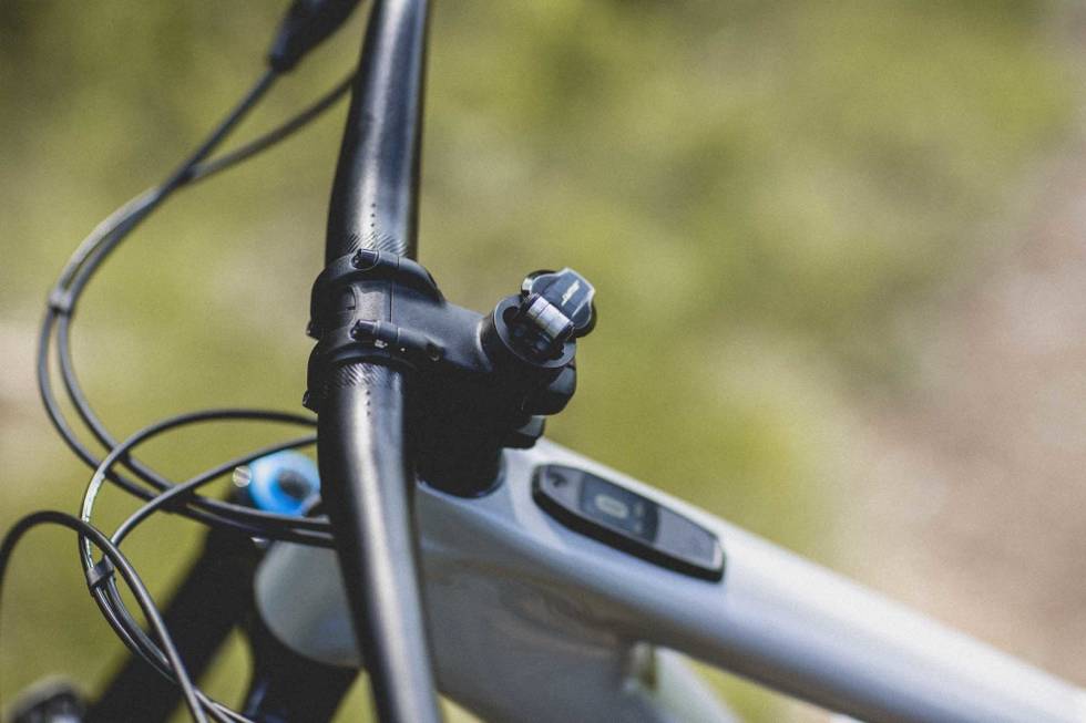 DIGG: Det er praktisk med integrert verktøy på sykkelen - men til denne prisen bør man nesten kunne forvente det som et minimum. Foto: Kristoffer H. Kippernes. test specialized turbo kenevo sl elsykkel 2021