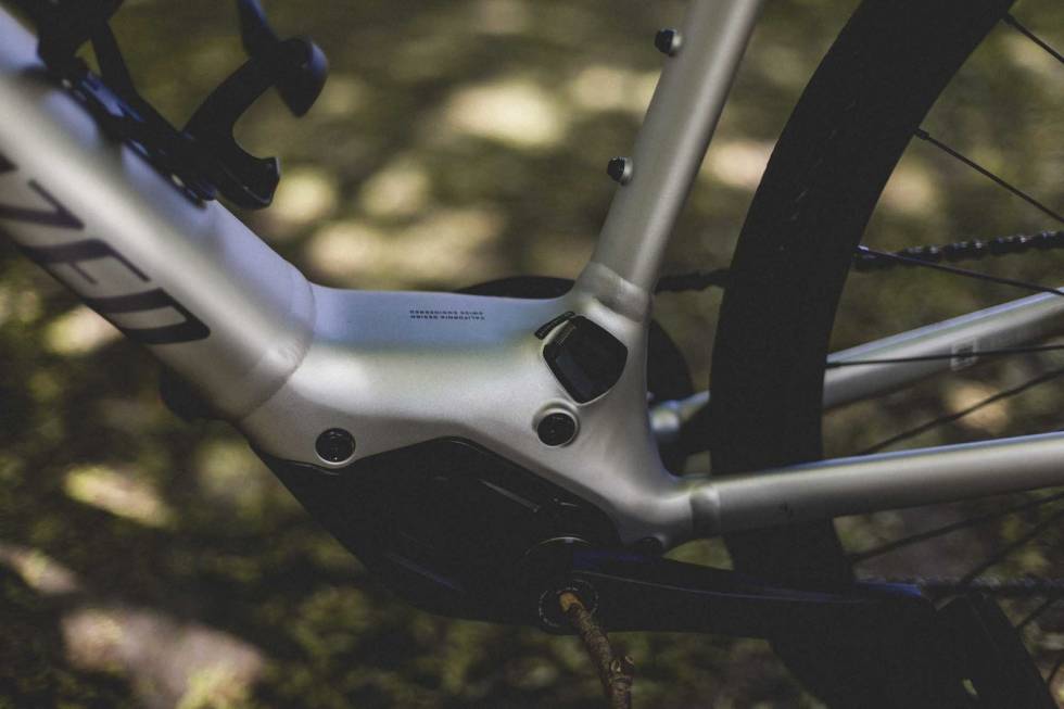 SLANK: Både motor og batteri er mindre på denne sykkelen, og det viser seg i form av en sykkel som knapt ser ut som en elsykkel. Foto: Kristoffer H. Kippernes test specialized vado sl elsykkel 2021