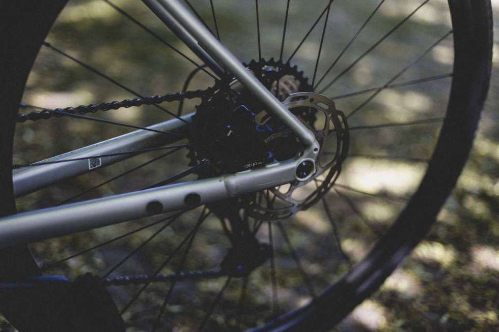 MANGLER: Specialized har valgt å lage Vado SL-syklene i to utgaver - med og uten relevant ekstrautstyr. Du kan få denne sykkelen både med skjermer og støtte, men da koster den noe mer. Foto: Kristoffer H. Kippernes test specialized vado sl elsykkel 2021