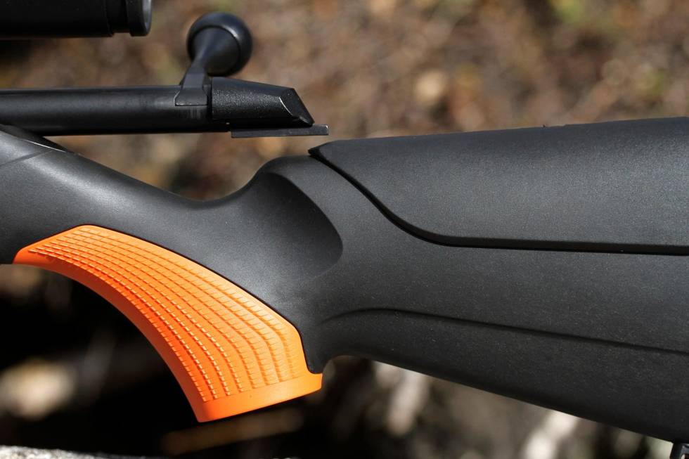 God støtte: Kolbekammen er så høy som mulig for å sikre god kinnkontakt. Test-Tikka-TX3-Wild-Boar-3