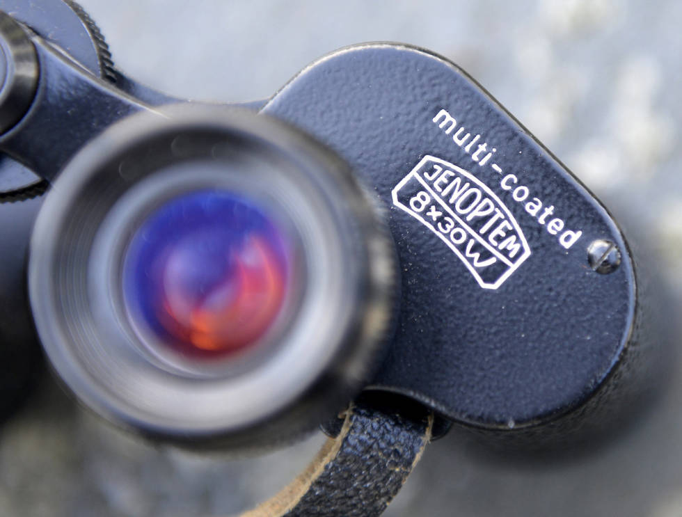 MULTICOATING: Særlig de modellene som kom på 1980-tallet kan fortsatt anbefales. De er lett gjenkjennelige på fargen i glasset. Test-Zeiss-Jena-kikkert-2
