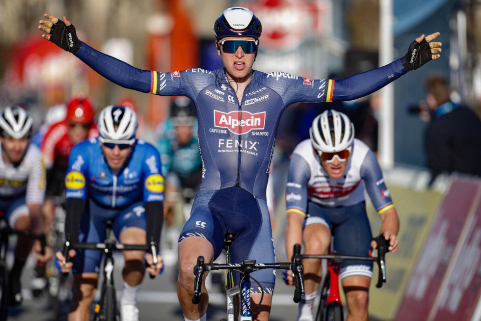 ÅRETS TREDJE: Tim Merlier har tidligere vunnet Le Samyn og GP Jean-Pierre Monseré denne sesongen. Fredag ble det nok en seier. Foto: Cor Vos tim merlier bredene koksijde classic