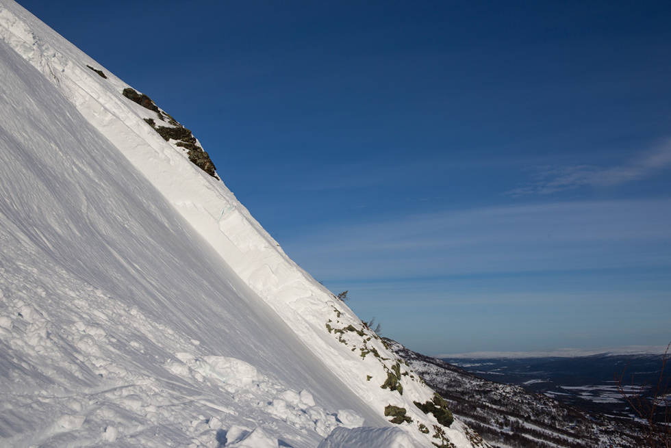 STOR BRUDDKANT: Bruddkanten i det bratte henget som kalles Nirvana er av den temmelig tjukke sorten. Foto: Tore Meirik STOR BRUDDKANT: Bruddkanten i det bratte henget som kalles Nirvana er av den temmelig tjukke sorten. Foto: Tore Meirik