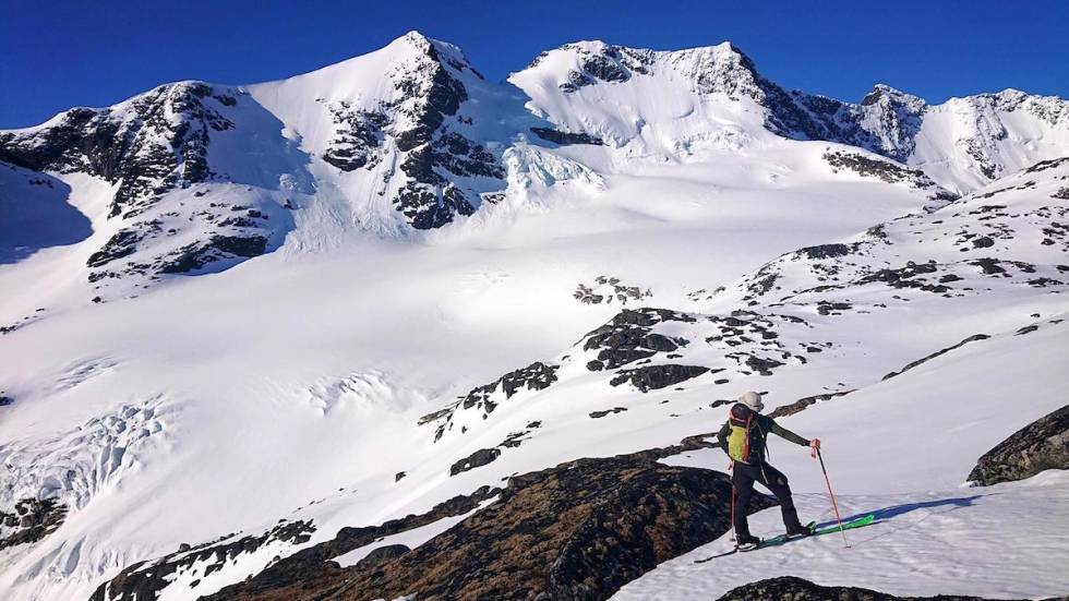 Utsikt mot Gjertvassbreen, Gjertvasstind (t.v.) og Store Styggedalstind. Hurrungane Jotunheimen Gjertvasstind Styggedalstind Gjertvassbreen