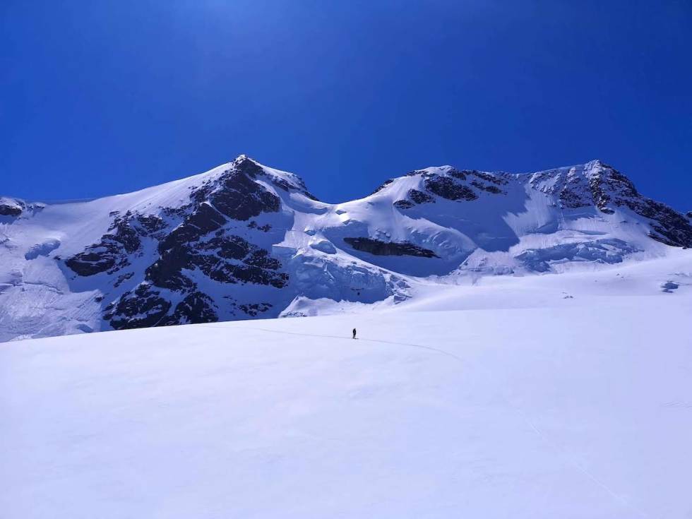 Retur over Gjertvassbreen. Foto: Erlend Sande skitur Gjertvasstind Hurrungane Jotunheimen