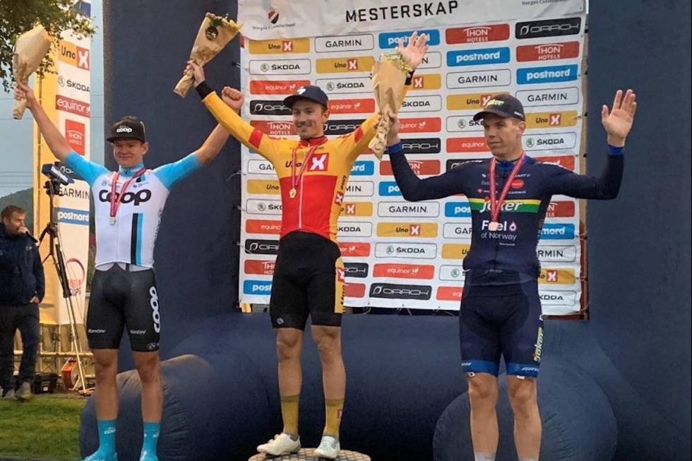 NM-GULL: Erlend Blikra vant NM gateritt 2020 foran Tord Gudmestad og Herman Dahl. Foto: Stavanger SK Erlend Blikra vant NM gateritt 2020